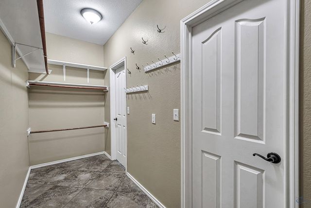 804 E County Rd 140, Midland, TX 79706