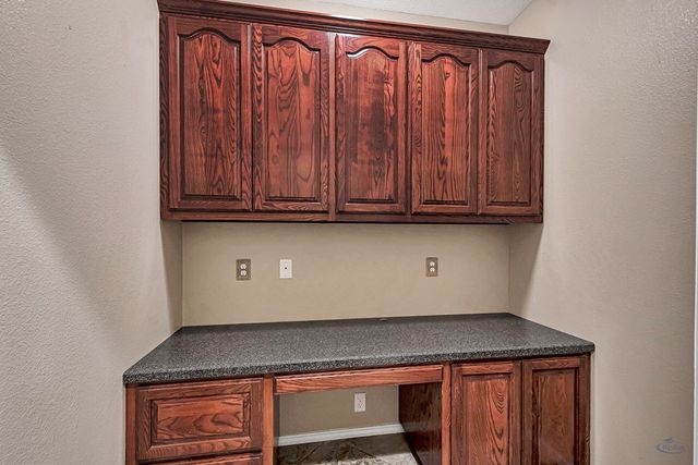 804 E County Rd 140, Midland, TX 79706