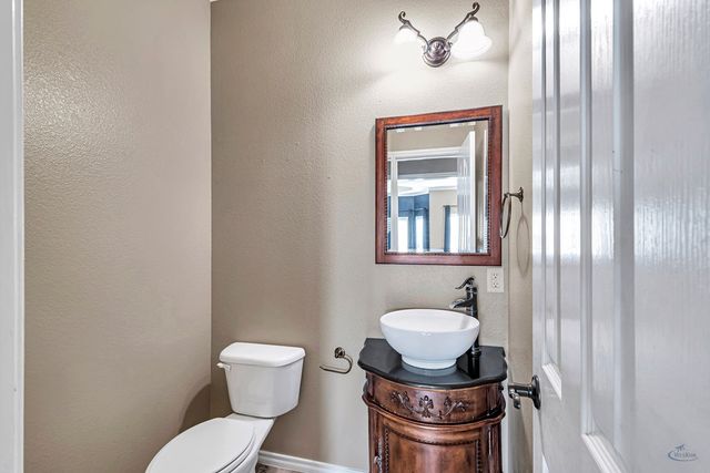 804 E County Rd 140, Midland, TX 79706