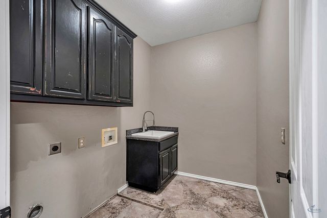 804 E County Rd 140, Midland, TX 79706