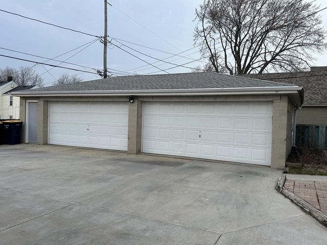 2347 S 76th STREET, Milwaukee, WI 53219
