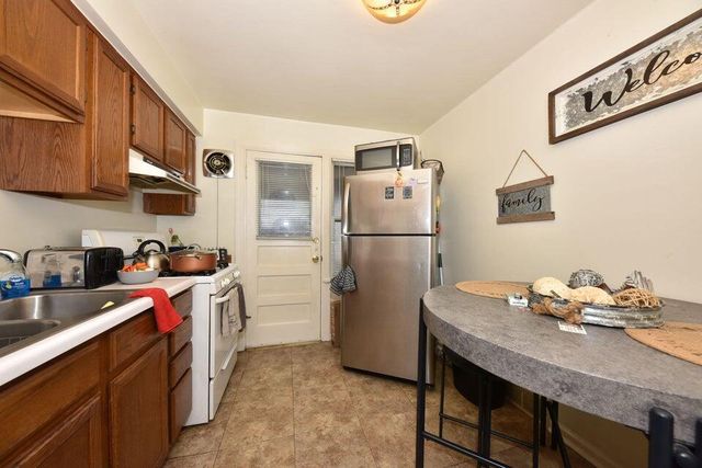 2347 S 76th STREET, Milwaukee, WI 53219