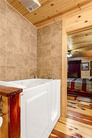 159 County Road 210, Eureka Springs, AR 72632