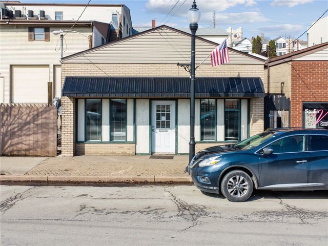 135 E 6th Ave, Tarentum, PA 15084