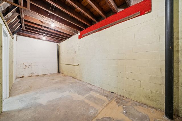 135 E 6th Ave, Tarentum, PA 15084