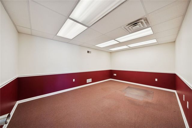 135 E 6th Ave, Tarentum, PA 15084