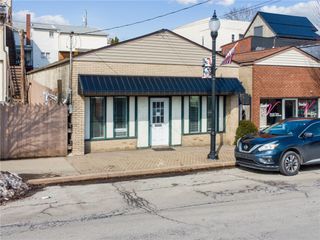 135 E 6th Ave, Tarentum, PA 15084