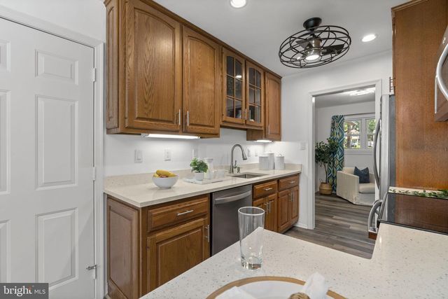 24101 LOG HOUSE RD, Gaithersburg, MD 20882