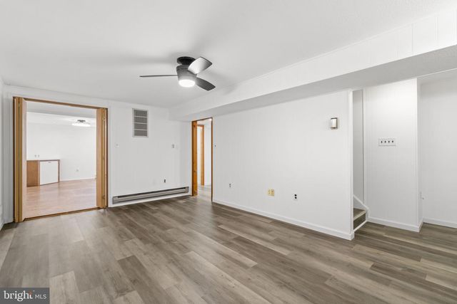 24101 LOG HOUSE RD, Gaithersburg, MD 20882