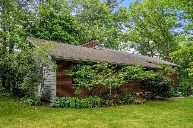 26 Arrowhead Rd, Weston, MA 02493