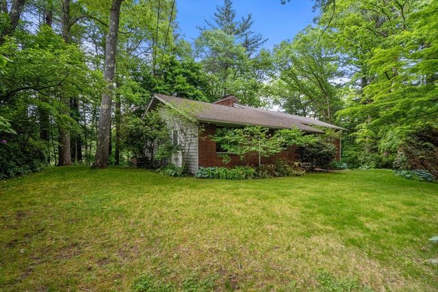 26 Arrowhead Rd, Weston, MA 02493