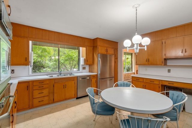 26 Arrowhead Rd, Weston, MA 02493