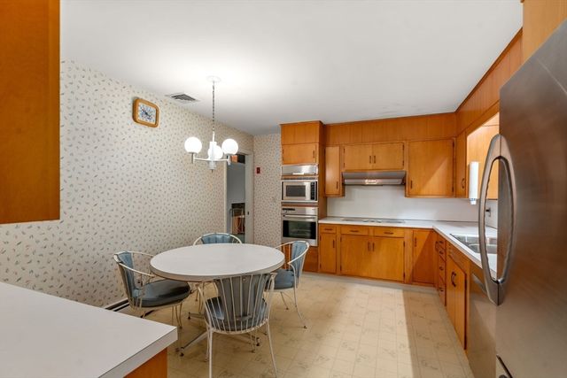 26 Arrowhead Rd, Weston, MA 02493