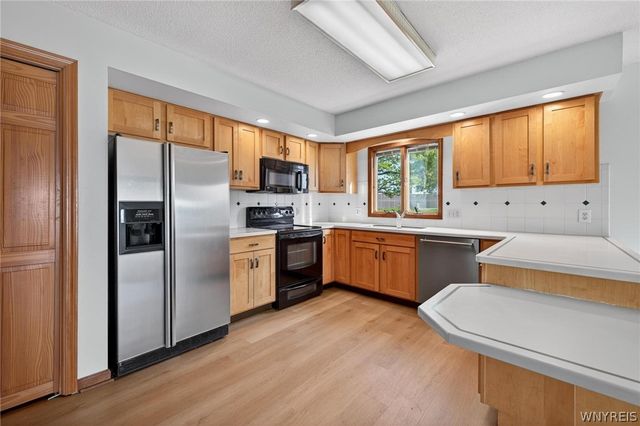 232 Niagara Shore Drive, Tonawanda, NY 14150
