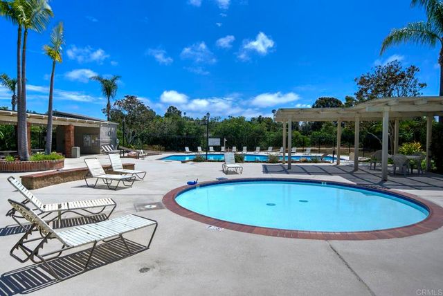 1081 Woodlake Dr, Cardiff By The Sea, CA 92007