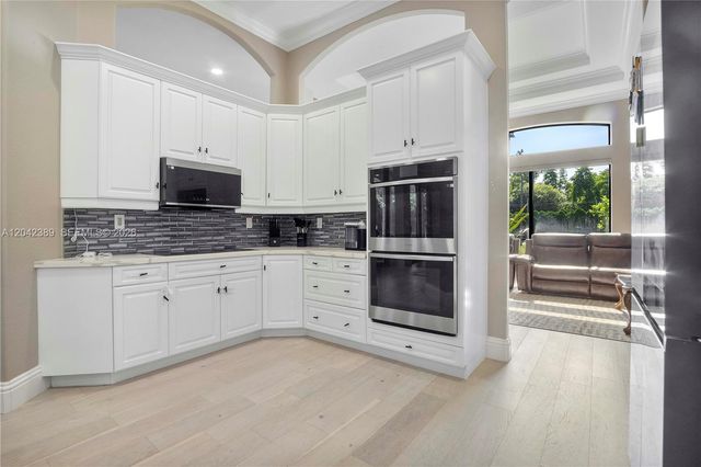 5755 NW 72nd Way, Parkland, FL 33067