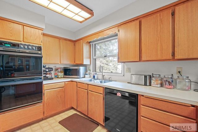 1780 Carmel Drive, Idaho Falls, ID 83402