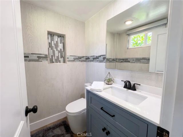 2750 San Carlos, Costa Mesa, CA 92626