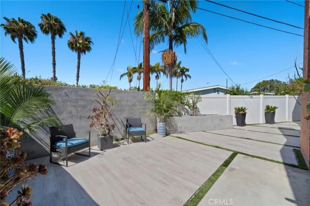 2750 San Carlos, Costa Mesa, CA 92626