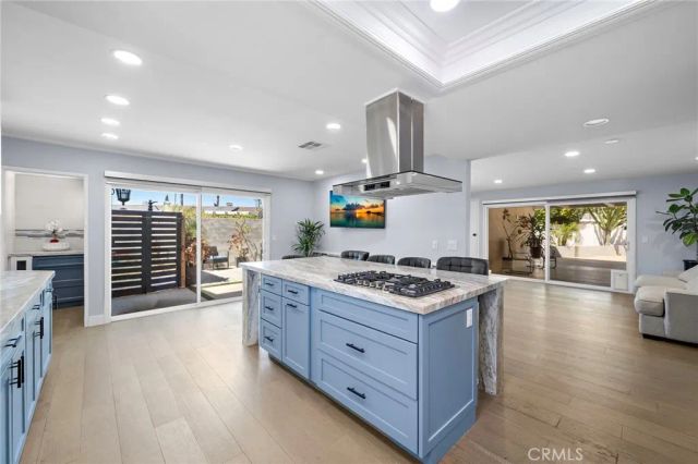 2750 San Carlos, Costa Mesa, CA 92626