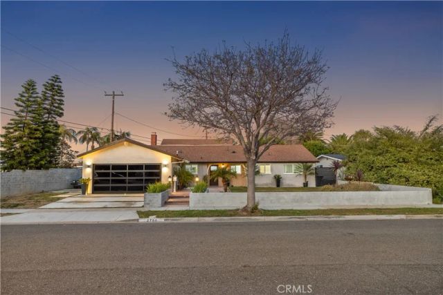 2750 San Carlos, Costa Mesa, CA 92626