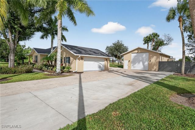 17060 Cypress Creek DR, North Fort Myers, FL 33917