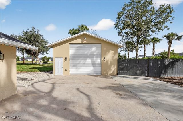 17060 Cypress Creek DR, North Fort Myers, FL 33917
