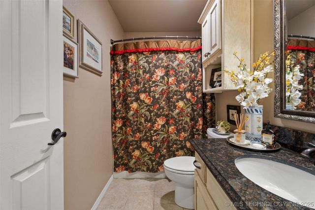 18 Longacre Drive, Ramona, OK 74061