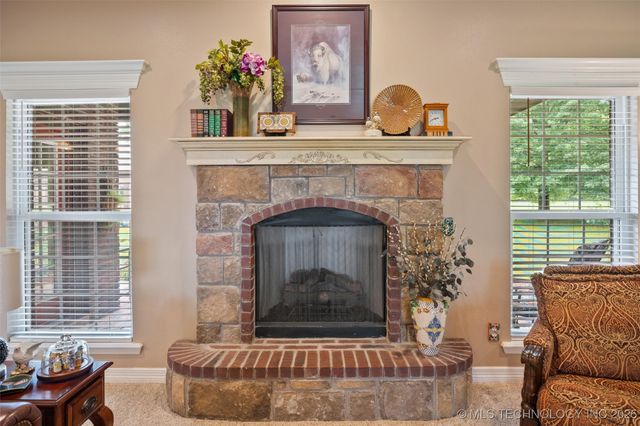 18 Longacre Drive, Ramona, OK 74061