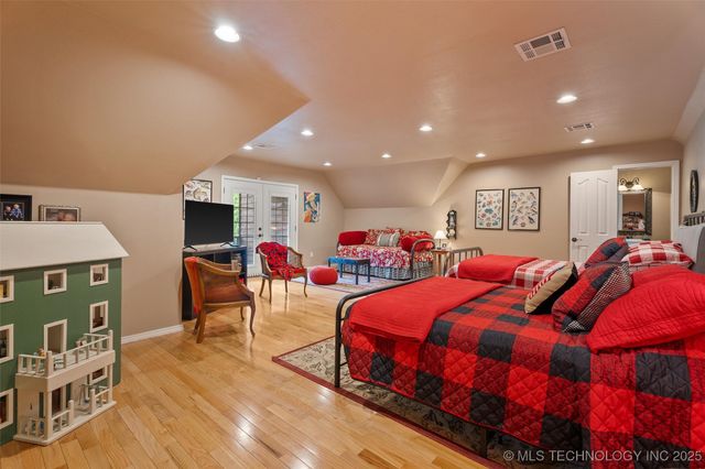 18 Longacre Drive, Ramona, OK 74061