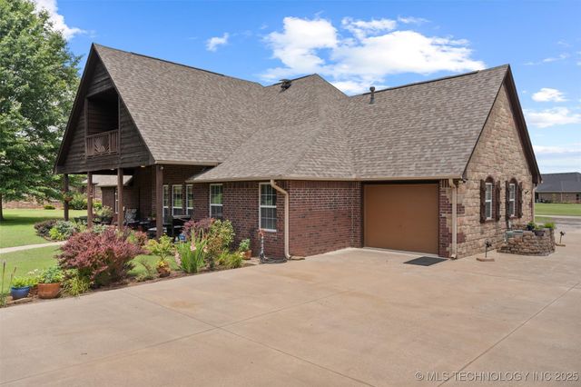 18 Longacre Drive, Ramona, OK 74061