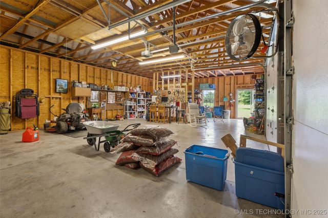 18 Longacre Drive, Ramona, OK 74061