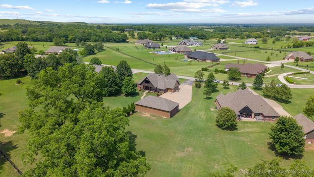 18 Longacre Drive, Ramona, OK 74061