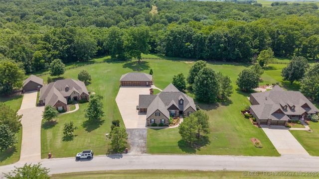 18 Longacre Drive, Ramona, OK 74061