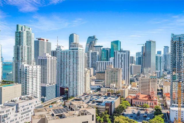 121 NE 5th St 3005, Miami, FL 33130