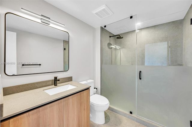 121 NE 5th St 3005, Miami, FL 33130