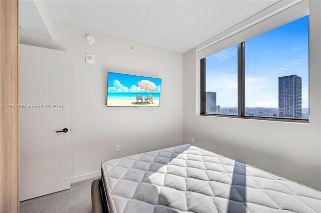 121 NE 5th St 3005, Miami, FL 33130