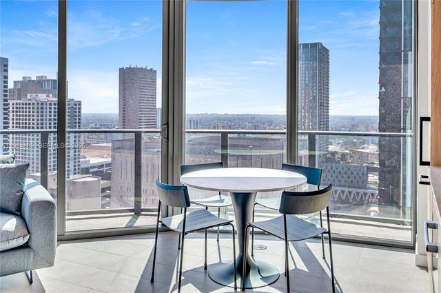 121 NE 5th St 3005, Miami, FL 33130