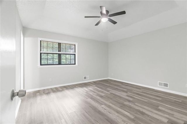 3612 NE Chapel Drive, Lee's Summit, MO 64064