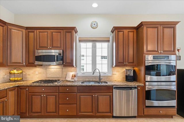 141 TIMBER HILL DR, Monroe Twp, NJ 08831