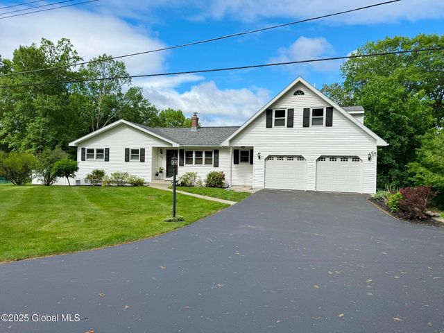 59 Mountainview Terrace, North Greenbush, NY 12144