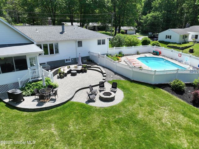 59 Mountainview Terrace, North Greenbush, NY 12144