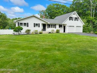 59 Mountainview Terrace, North Greenbush, NY 12144
