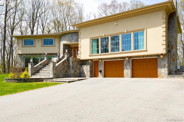 10 Quail Ridge Road, Hyde Park, NY 12538