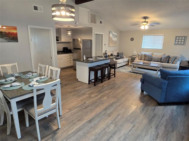 4222 Mason Drive, Galveston, TX 77554