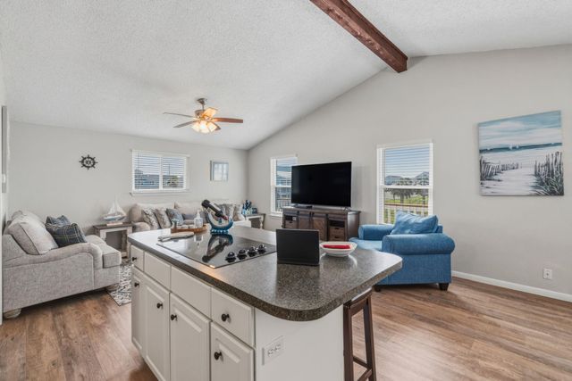 4222 Mason Drive, Galveston, TX 77554