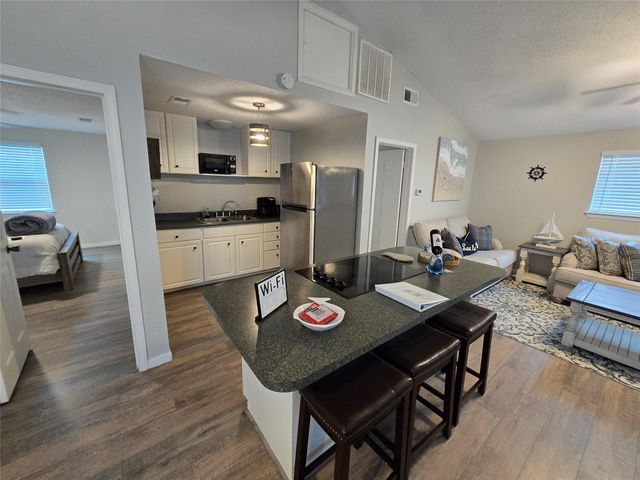 4222 Mason Drive, Galveston, TX 77554