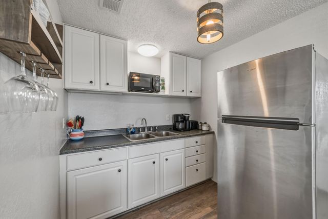 4222 Mason Drive, Galveston, TX 77554