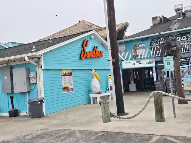 4222 Mason Drive, Galveston, TX 77554