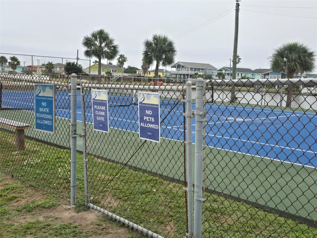 4222 Mason Drive, Galveston, TX 77554